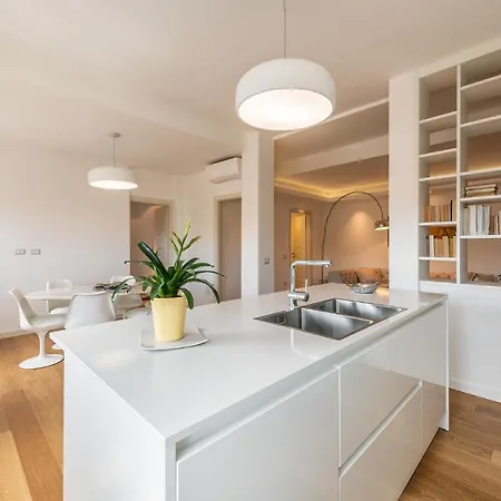 A Luxury At Poetto Beachfront Appartement