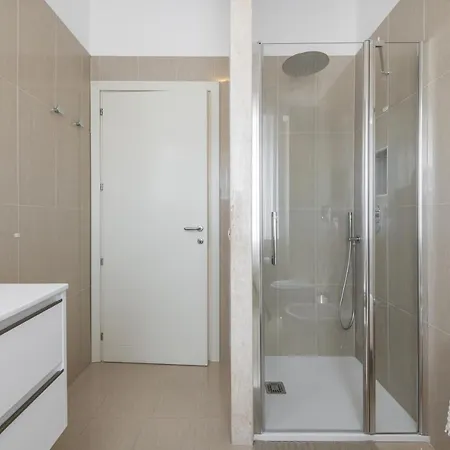 A Luxury At Poetto Beachfront Appartement