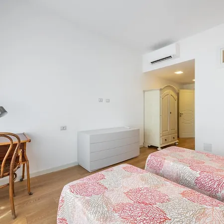 A Luxury At Poetto Beachfront Cagliari
