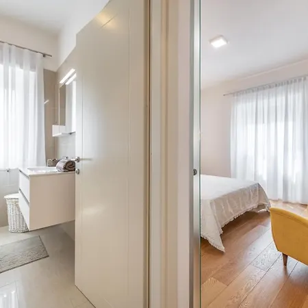 A Luxury At Poetto Beachfront Apartament Cagliari