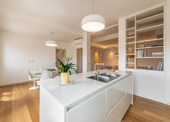 A Luxury At Poetto Beachfront Apartment