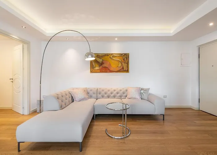 A Luxury At Poetto Beachfront カリアリ