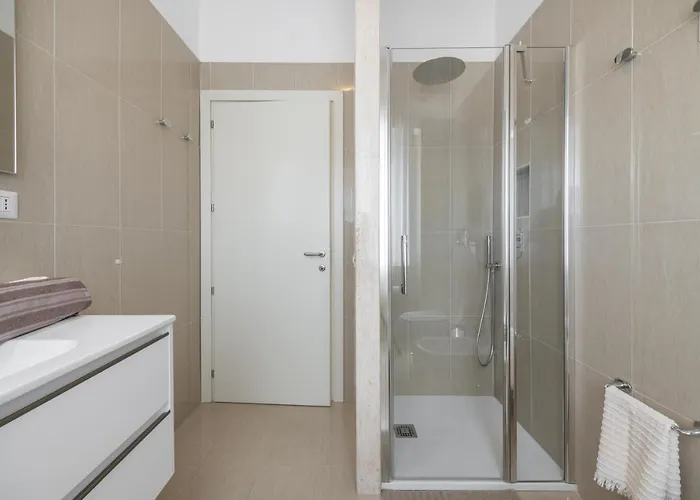 A Luxury At Poetto Beachfront Apartment